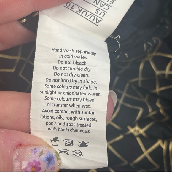 Nip Tuck Swim Deco Foil Louise One Piece Swimsuit Size 6 Black Gold Multi Cup Sz - Picture 12 of 14